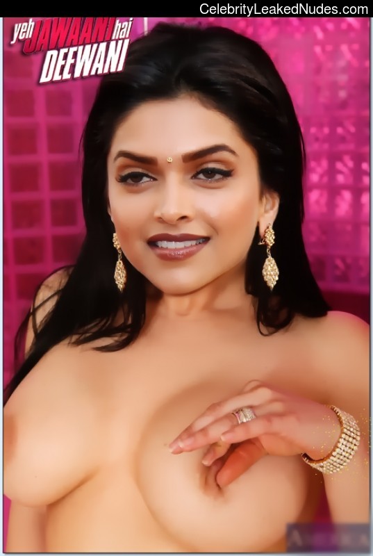 Deepika-Padukone-nude-celebrity-29