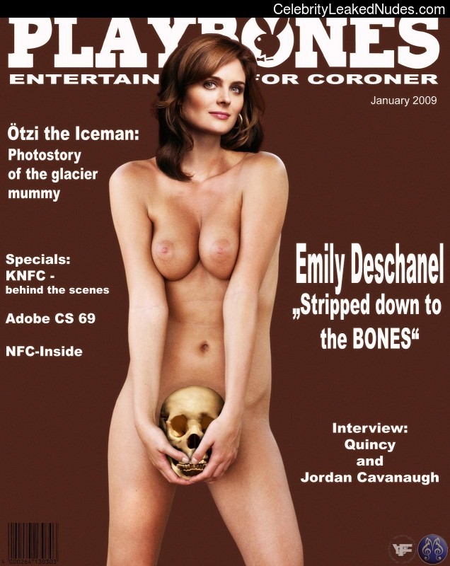 Emily-Deschanel-naked-17