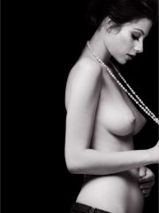 Michelle Trachtenberg Celebrity Nude Pics image 27 