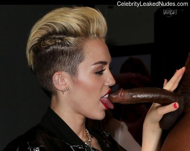 Miley-Cyrus-nude-celebrity-25
