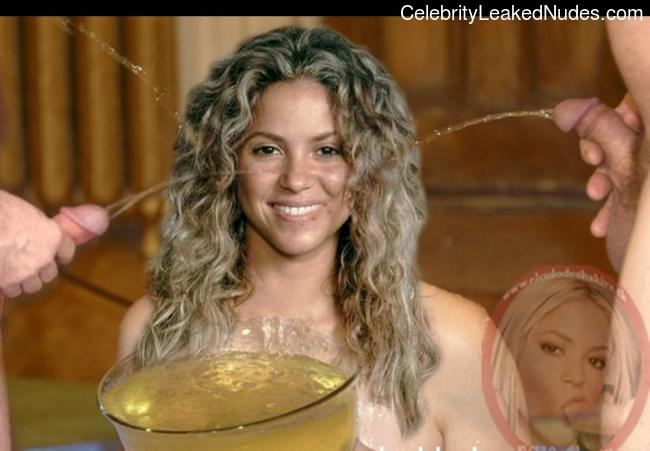 Shakira-nude-celebrity-pics-22